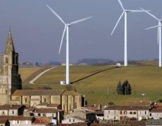 eoliennes-derriere-une-eglise-230x180.jpg