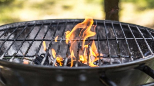 grill-season-on-the-grill-fire-empty-grill-grilling-get-fire-to-burn-kindling-coal-569004-845x475.jpg